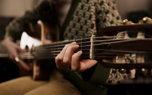 Hand Made Guitar: Artistry in Every Note